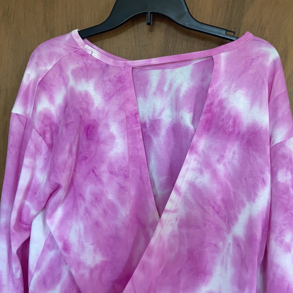 Top with cut out in back & jogger pant tie dye set pink M Juniors - Picture 5 of 17